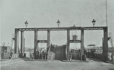 Kilátás a woolwichi kompról, 1896 alkotó: English Photographer