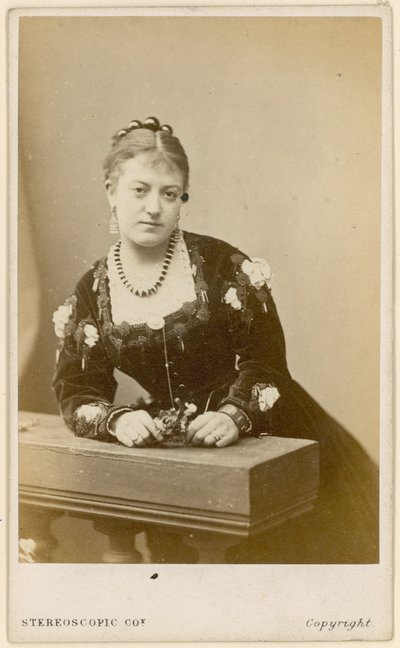 W L Weston alkotó: English Photographer