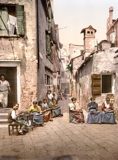 Calle dell Angelo a San Martino, Velence (kézzel színezett fotó) alkotó: English School