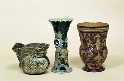 Doulton vázák, 1880-as évek, (kőedény) alkotó: English School