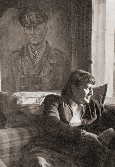 Frau Rommel alkotó: English School