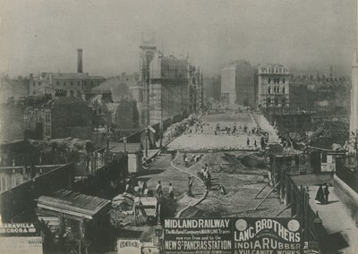 A Holborn-viadukt 1869-ben épült alkotó: English School