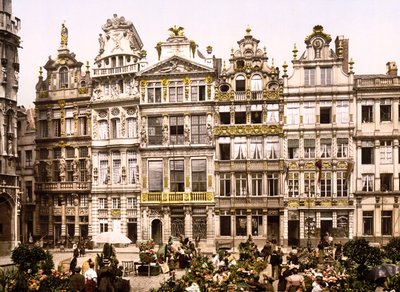 A Grand Place régi házai, Brüsszel (kézzel színezett fotó) alkotó: English School