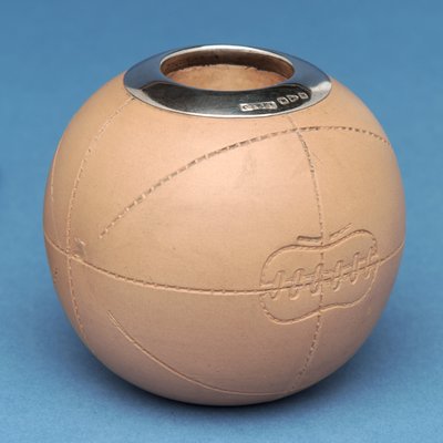 Futball formájú gyufatartó, Doulton & Co., Lambeth (kerámia) alkotó: English School
