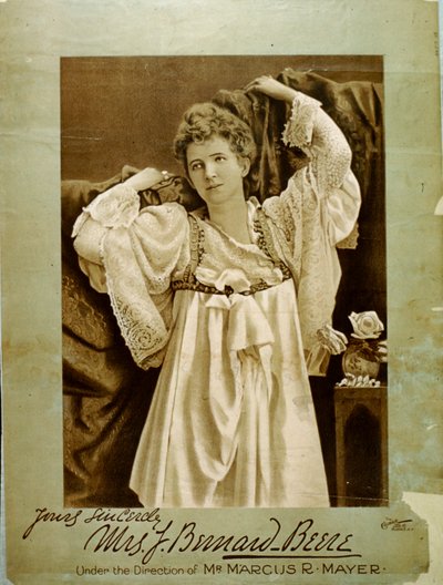 Mrs. J Bernard Beere alkotó: English School