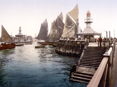 Pier Head II, Lowestoft (kézzel színezett fotó) alkotó: English School
