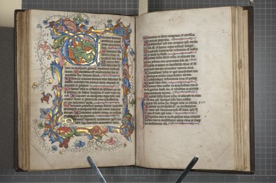 Zsoltáros sarum használatú naptár, Fol 72 verso fol 73 recto, c.1425-75 (tinta, festék és arany pergamen) alkotó: English School