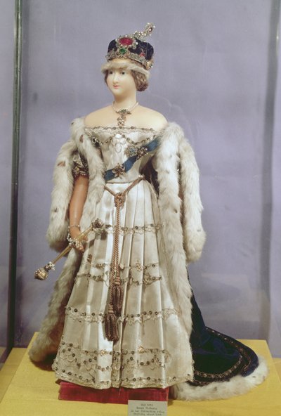 Viktória királynő (1819-1901) koronázási köntösébe öltözött baba, 1840 körül (viasz) alkotó: English School