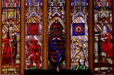 Window Ew VII. Henrik és Yorki Erzsébet karját ábrázolja támogatókkal alkotó: English School