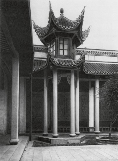 Changshafu, Chen kia tze tang, Hunan, A Chen család ősi temploma, Harangtorony a főudvaron (fekete-fehér fotó) alkotó: Ernst Boerschmann