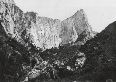 Hua shan, Shensi, Az 5 csúcs hegyének hengere, Középső és Nyugati csúcs (fekete-fehér fotó) alkotó: Ernst Boerschmann