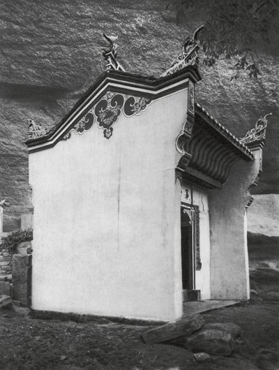 Ichangfu, Lung wang tung, Hupei, Kapucsarnok a Sárkánykirály templomában (fekete-fehér fotó) alkotó: Ernst Boerschmann