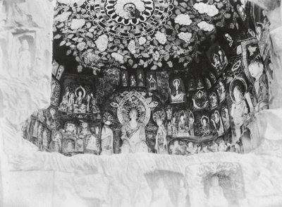 Kuangyuanhien, Tsien fo ai, Szecsuán, Kápolna az 1000 Buddha szikláin (fekete-fehér fotó) alkotó: Ernst Boerschmann