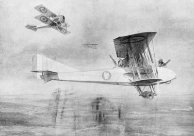 Háromüléses repülőgép fényképezési küldetésben, Spad vadászrepülőgép védve, 1918 1926. alkotó: Etienne Cournault