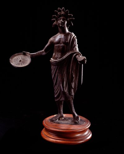 Etruszk művészet: „” női felajánlás”” Bronz szobor a Kr.e. 2. századból alkotó: Etruscan