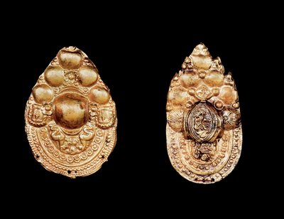 Etruszk ékszerek: arany fülbevaló. alkotó: Etruscan Etruscan