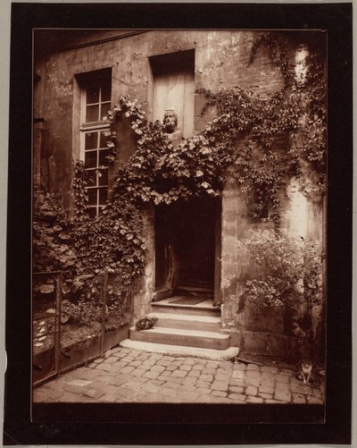 Udvar Rouenban alkotó: Eugène Atget