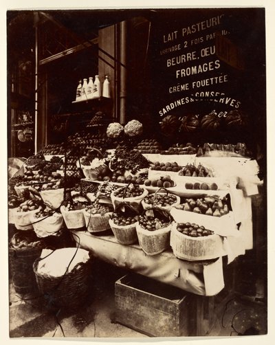 Rue Sainte-Opportune (áruk kirakata, Rue Sainte-Opportune) alkotó: Eugène Atget