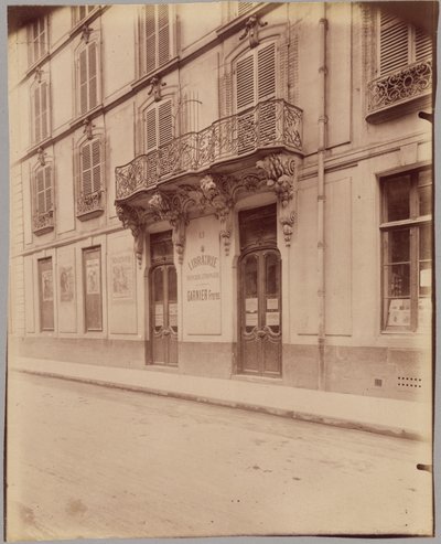 [Librairie Garnier Frères, 6 rue des Saints-Pères]. alkotó: Eugène Atget
