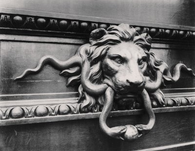 Oroszlános ajtókopogtató, Párizs alkotó: Eugène Atget