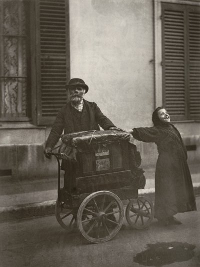 Utcai zenészek alkotó: Eugène Atget