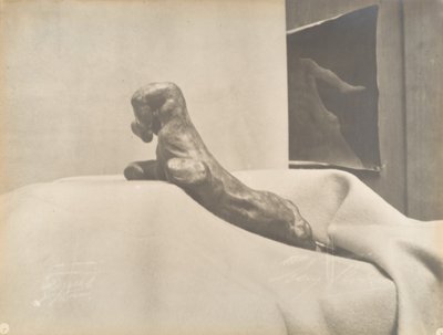 [Auguste Rodin: Összeszorított kéz], 1898 előtt. alkotó: Eugène Druet