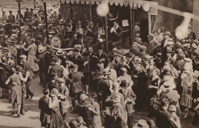 Párizs: Un bal de carrefour, le 14 juillet, Egy bál a nyílt tereken alkotó: European Photographer