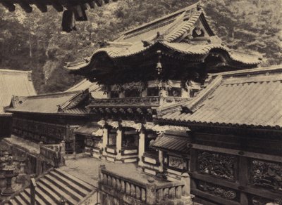 Toshogu, Nikko, Yomeimon (b/w p hot) alkotó: European Photographer