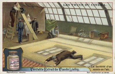 Egy falra mászó ember filmezése alkotó: European School