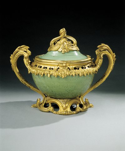 Louis XV pot-pourri váza (ormolura szerelt kínai celadon porcelán) alkotó: European School