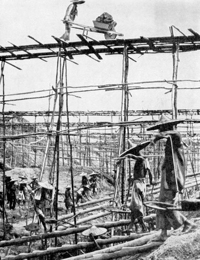 Primitív módszerek a világ leggazdagabb bádogkerületében, Taiping, Kína, 1936. alkotó: Ewing Galloway