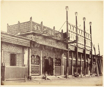[Utca és üzletek a pekingi tatárvárosban] alkotó: Felice Beato