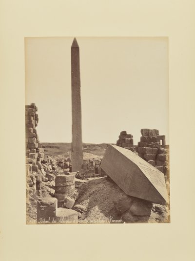 Az obeliszkek és a kariatidák udvarának részlete - Karnak alkotó: Félix Bonfils