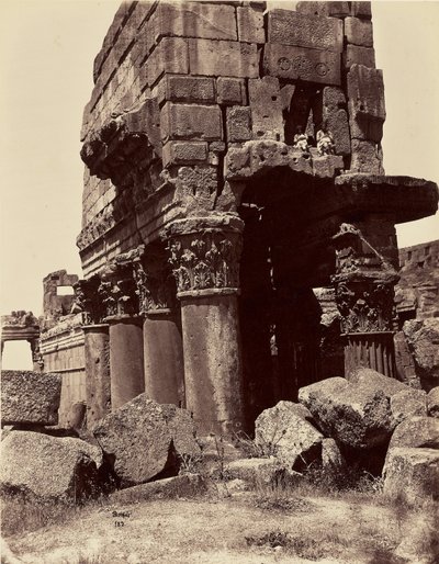 A Jupiter-templom oszlopfőinek részletei - Baalbek alkotó: Félix Bonfils