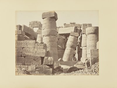 Karnak. Az oszlopcsarnok romjai, belső nézet, Egyiptom alkotó: Félix Bonfils