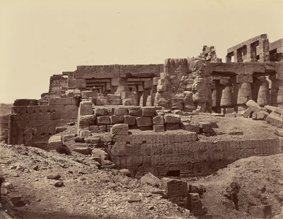 A templom 3. pilonjának romjai (délkeleti) bal oldali (Karnak) Théba alkotó: Félix Bonfils