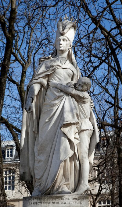 Anjou Margit szobra (márvány) alkotó: Ferdinand Taulet