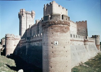 Kilátás a Castillo de la Mota-ra, amelyet II. Juan számára építettek 1440-ben alkotó: Fernando de Carreno