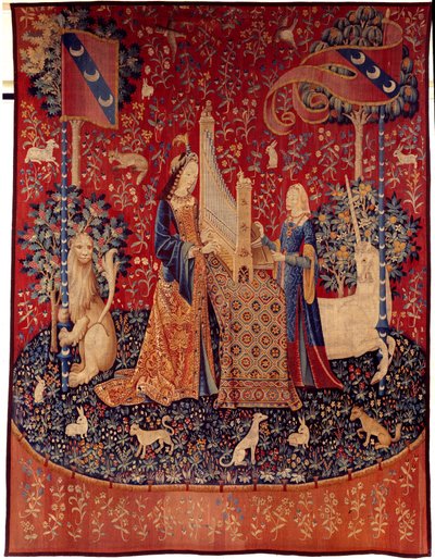 Az Egyszarvú Asszonyának függönye (Unikornis hölgye): hallás. Gyapjú és selyem kárpit 1484 és 1500 között készült. A Chateau de Boussacból, Creuse. Homályos. 3,7x4,7 m. Párizs, Középkori Nemzeti Múzeum, Thermes de Cluny alkotó: Flemish School