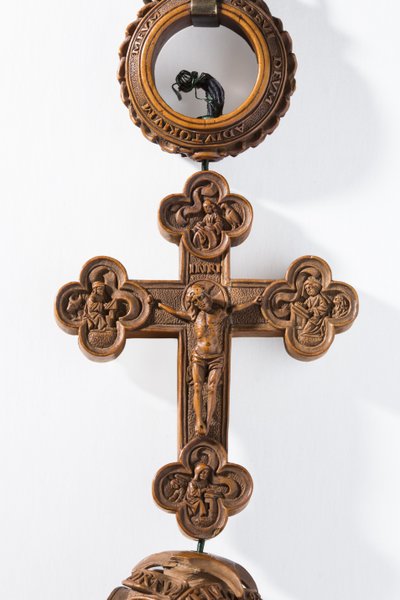 Henrik rózsafüzére, a kereszt részlete (pukszus) alkotó: Flemish School