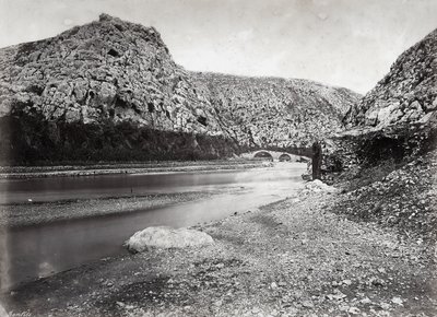 "Nahr el-Kalb" (a kutya folyója) a libanoni hegyek között, Bejrút közelében, Palesztinában alkotó: Félix Bonfils