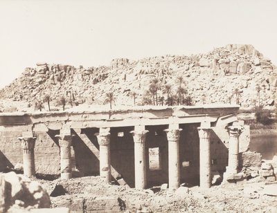 Fileh Philæ szigete, Nyugati oszlopsor – Romok az L pontból nézve, 1851-52, nyomtatva 1853-54. alkotó: Félix Teynard