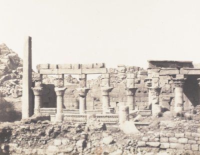 Ile de Fileh Philæ, edifice du Sud et Partie de la Colonnade Occiden..., 1851-52, nyomtatva 1853-54. alkotó: Félix Teynard