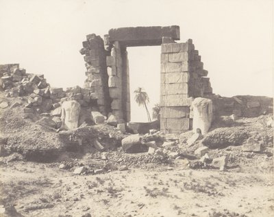 Karnak Théba, Első Pilon – A kapu és a kolosszusok romjai, ..., 1851-52, nyomtatva 1853-54. alkotó: Félix Teynard