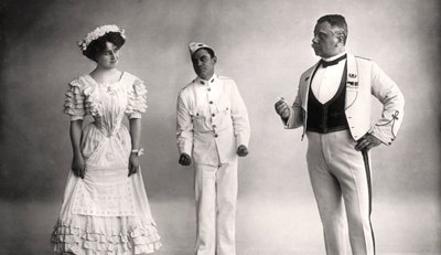 Florence Jameson, Reginald Switz és Alfred clarke a Kék Hold egyik jelenetében, 20. század. alkotó: Foulsham and Banfield