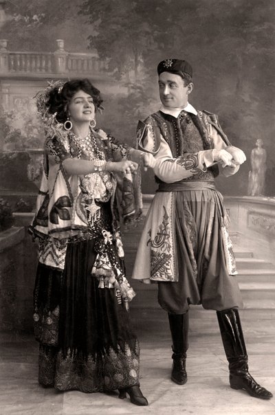 Lily Elsie és Joseph Coyne a Vidám özvegyben, 1908. alkotó: Foulsham and Banfield