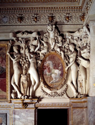 Építészet: Anne de Pisseleu Etampes hercegné (1508-1580), I. Francois kedvence szobájának részlete a Fontainebleau-i kastélyban, amelyet Királylépcsőként ismernek. Megvalósító: Francesco Primaticcio dit Le Primatice (1504-1570) 1541 Fontainebleau, mu alkotó: Francesco Primaticcio