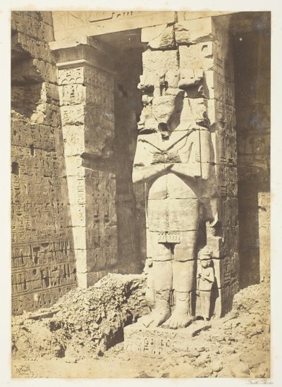 Osirid töltőanyagok a Medinate-Haboo-nál, c. 1857. alkotó: Francis Frith