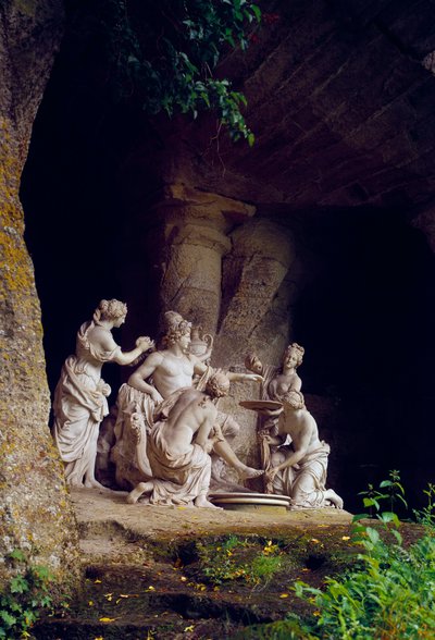 Thetis barlangja (Thetys); Apollót nimfák szolgálják ki. Francois Girardon (1628-1715) szobra alkotó: Francois Girardon