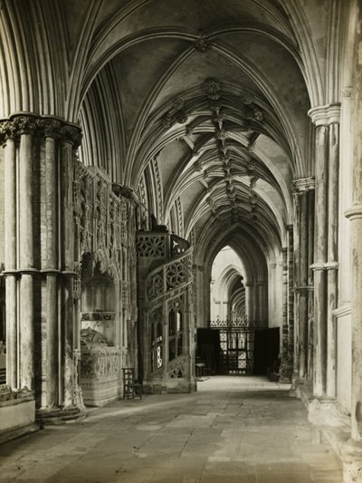 Ely székesegyház: Ely Cathedral: Északi kórusfolyosó nyugat felé alkotó: Frederick H. Evans
